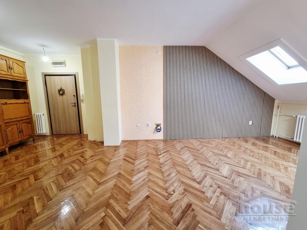 Slika 3 - Stan,NOVI SAD,GRBAVICA,kv: 45.00, € 128000, ID: 1064623
