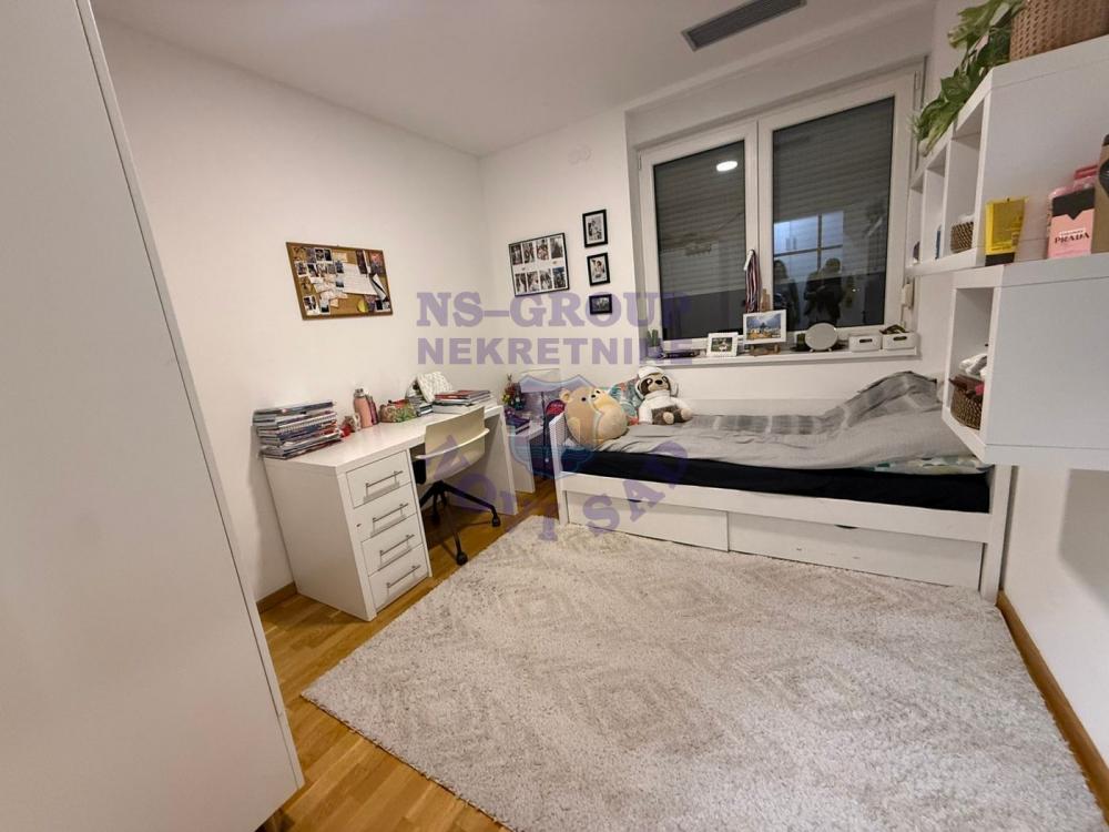 Slika 7 - Četvorosoban, 114m2, Sremska Kamenica Novi Sad, sa terasom, ima lift