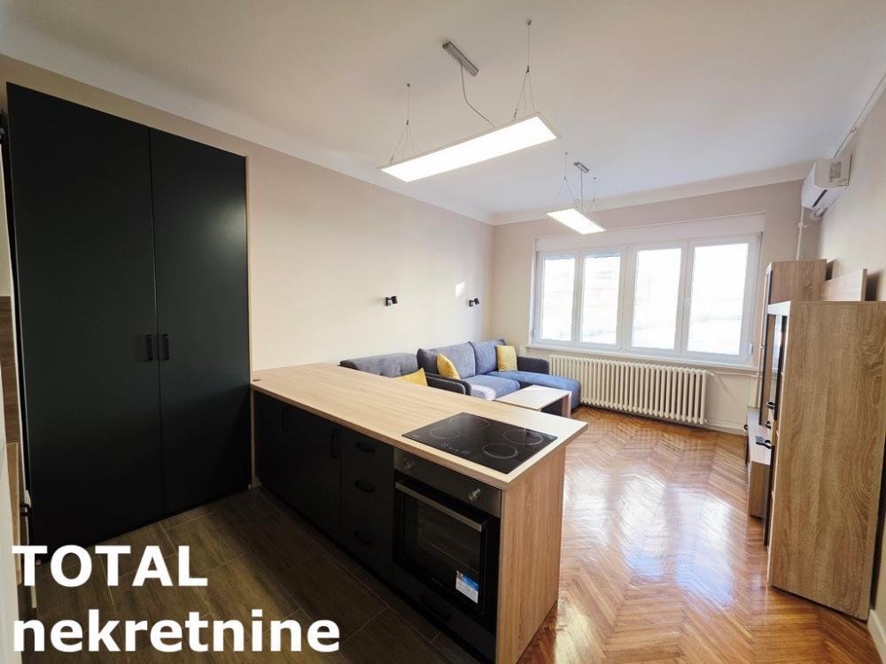 Glavna slika -Stan,NOVI SAD,CENTAR,kv: 32.00, € 120000, ID: 1102387