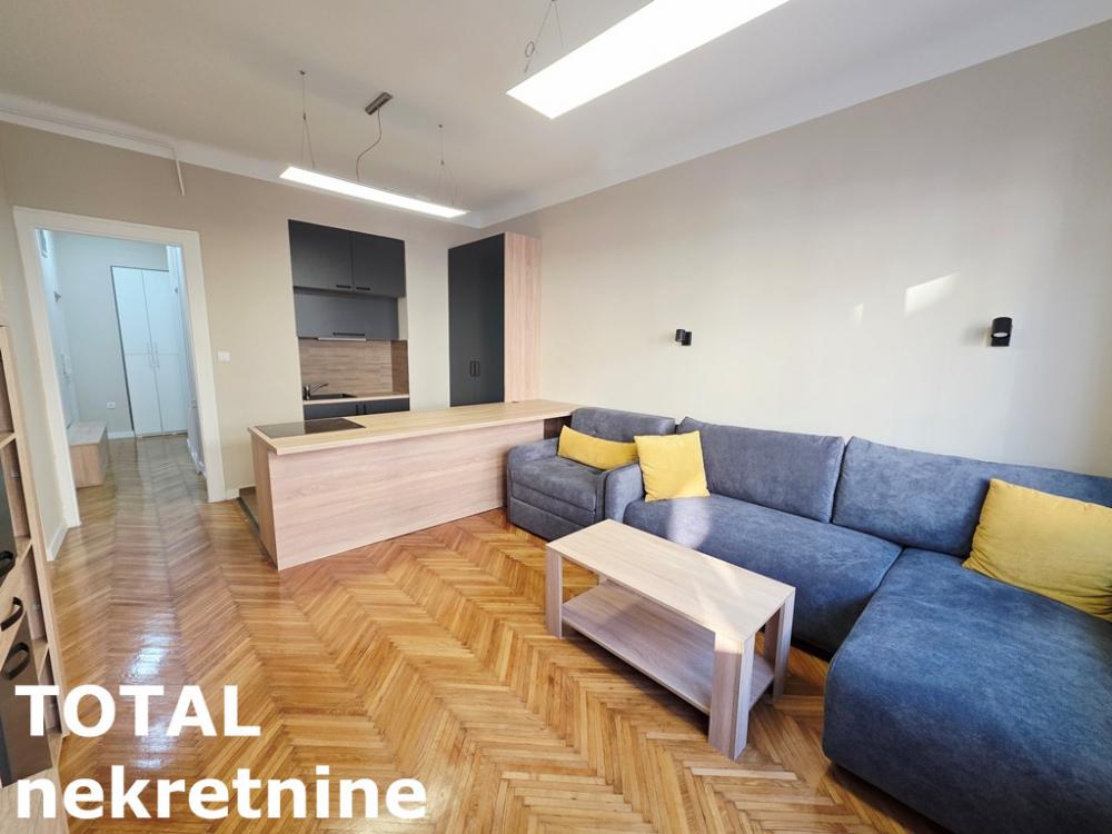 Slika 1 - Stan,NOVI SAD,CENTAR,kv: 32.00, € 120000, ID: 1102387