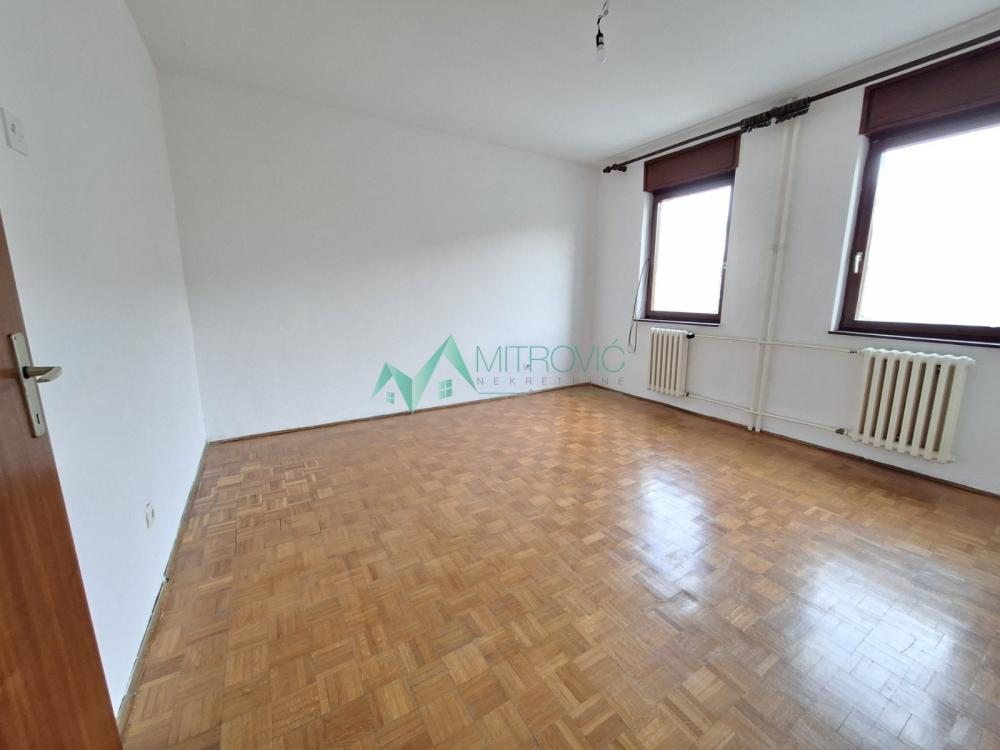 Slika 1 - Na prodaju – Komforan trosoban stan, 95 m² kod Sajma 