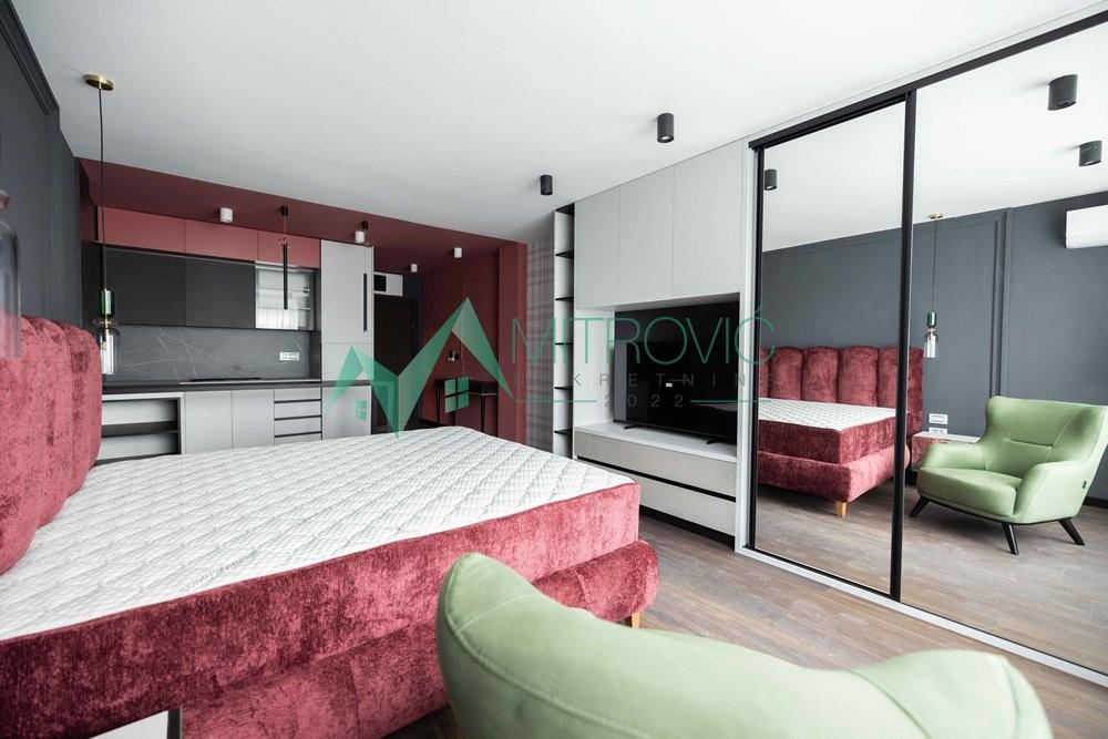 Glavna slika -Novi Sad, Sajam - Kompletno i kvalitetno nameštena komforna garsonjera - povrat PDV-a 