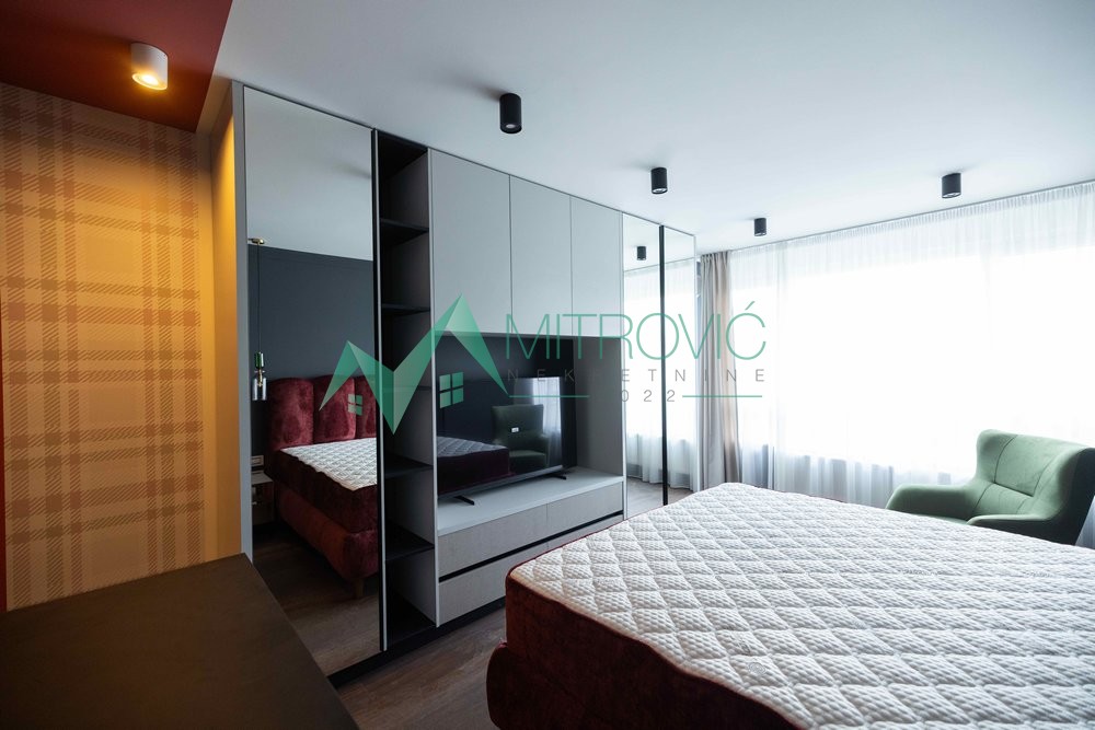 Slika 5 - Novi Sad, Sajam - Kompletno i kvalitetno nameštena komforna garsonjera - povrat PDV-a 