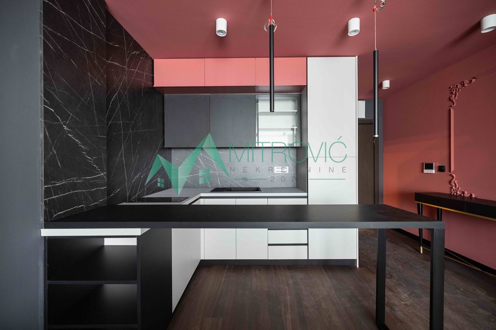 Slika 11 - Novi Sad, Sajam - Kompletno i kvalitetno nameštena komforna garsonjera - povrat PDV-a 