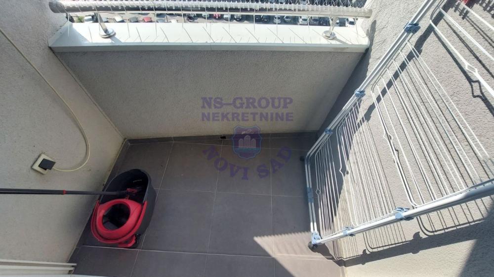 Slika 5 - Dvosoban, 42m2, Bulevar Evrope Novi Sad, sa terasom, ima lift