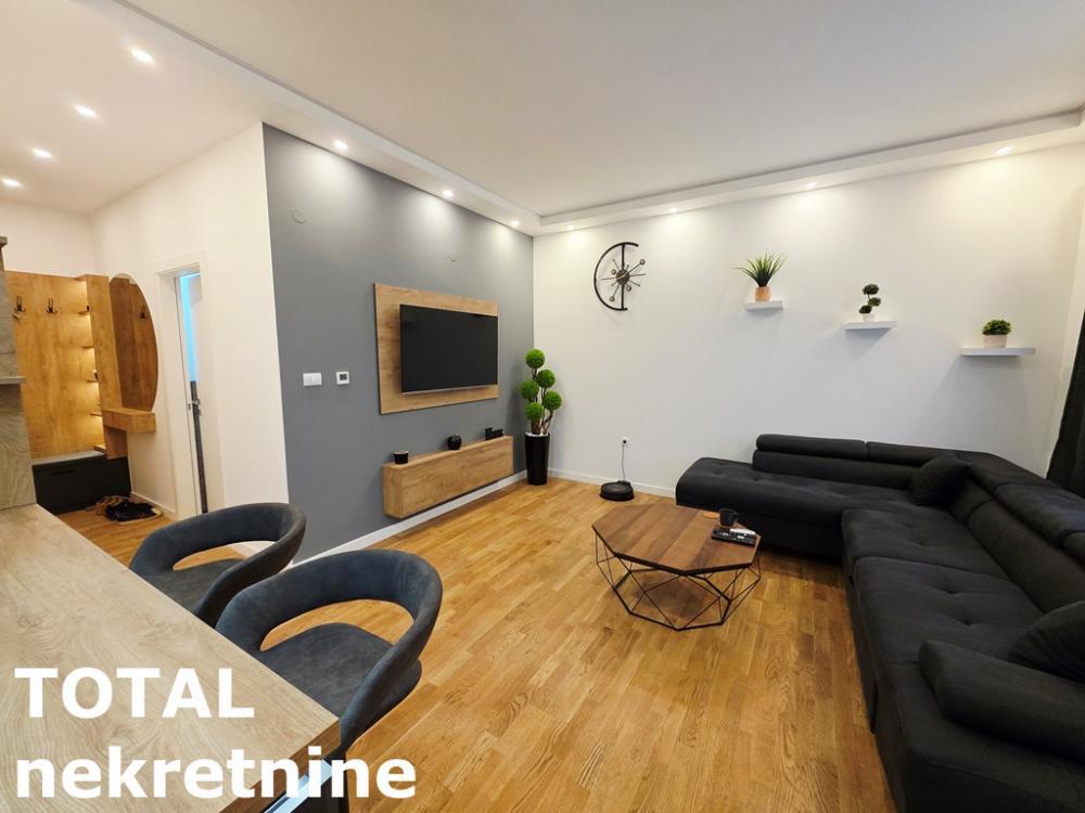 Slika 4 - Stan,PETROVARADIN,PETROVARADIN,kv: 42.00, € 121500, ID: 1102227