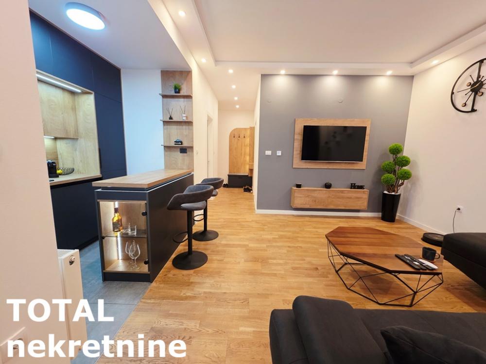 Slika 6 - Stan,PETROVARADIN,PETROVARADIN,kv: 42.00, € 121500, ID: 1102227