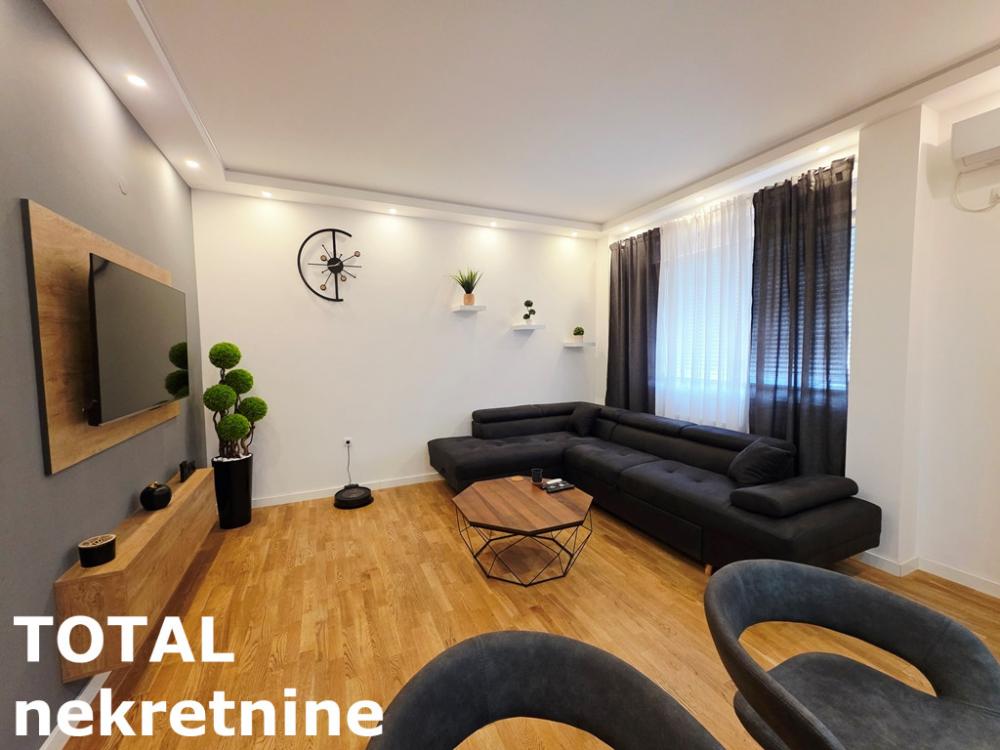 Slika 3 - Stan,PETROVARADIN,PETROVARADIN,kv: 42.00, € 121500, ID: 1102227