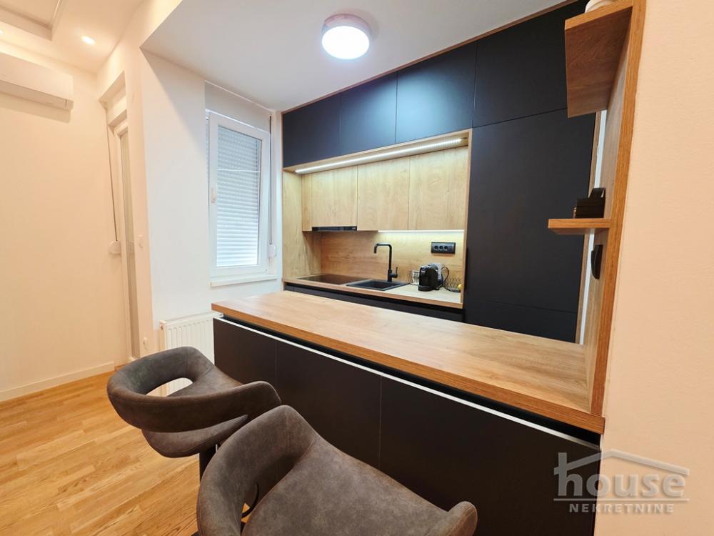 Slika 9 - Stan,PETROVARADIN,PETROVARADIN,kv: 42.00, € 121500, ID: 1065379