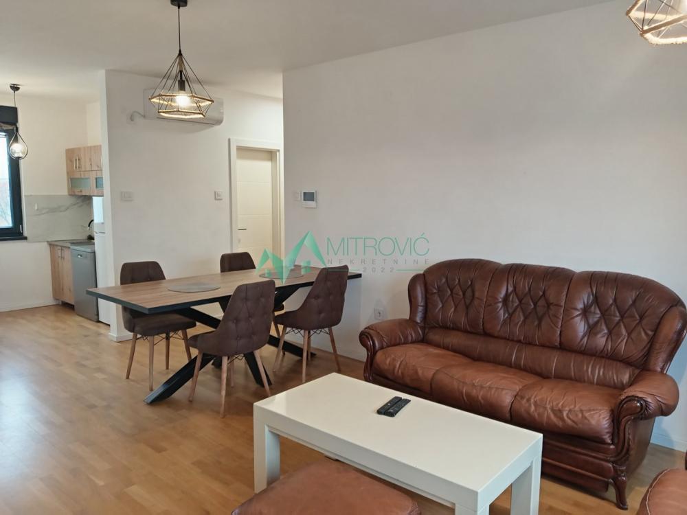 Slika 3 - Troiposoban, 71m2, Telep Novi Sad, sa terasom