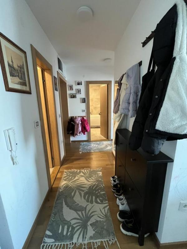 Slika 5 - Trosoban stan na Bulevaru Evrope