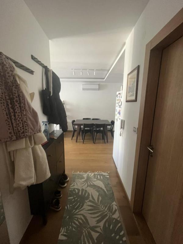 Slika 4 - Trosoban stan na Bulevaru Evrope