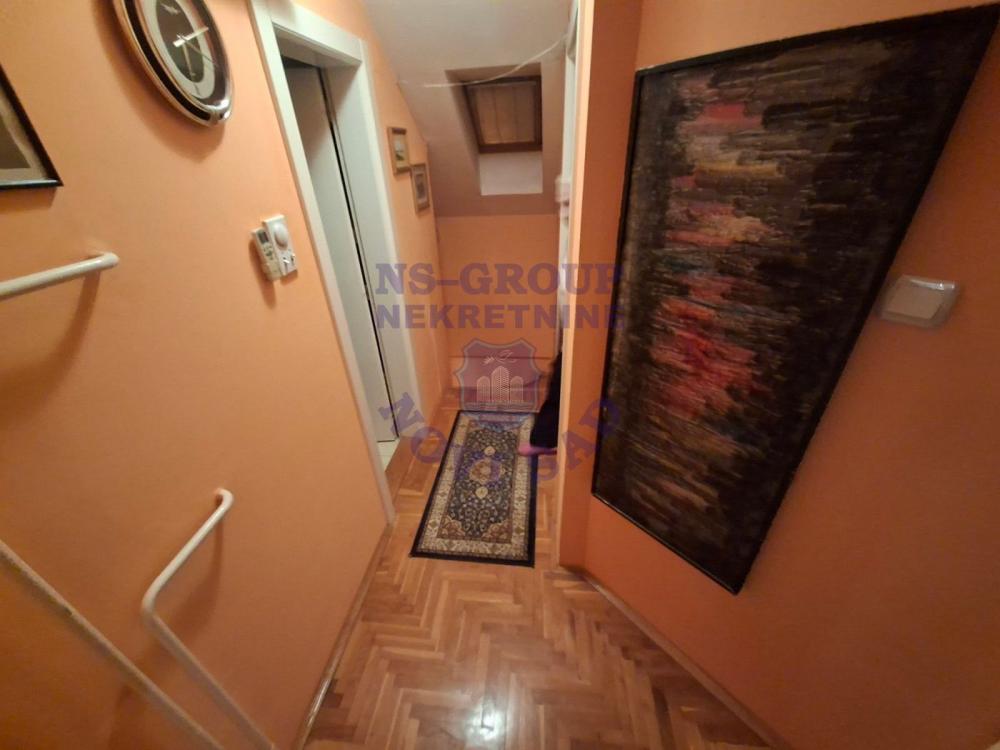 Slika 6 - Odličan stan u centru Veternika!