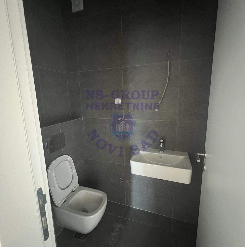 Slika 5 - Trosoban, 65m2, Telep Novi Sad, sa terasom, ima lift