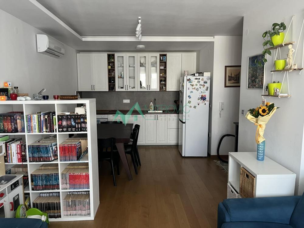 Glavna slika -Bulevar Evrope, 65m2. Trosoban stan+garažno mesto ! 