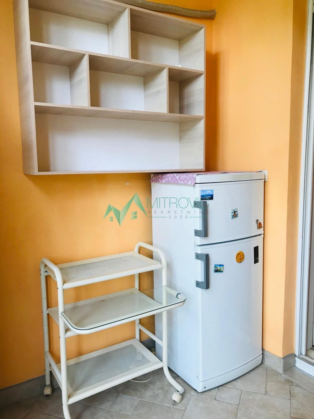 Slika 3 - FENOMENALAN JEDNOSOBAN SALONSKI STAN U CENTRU – KEJ- izuzetna ponuda 