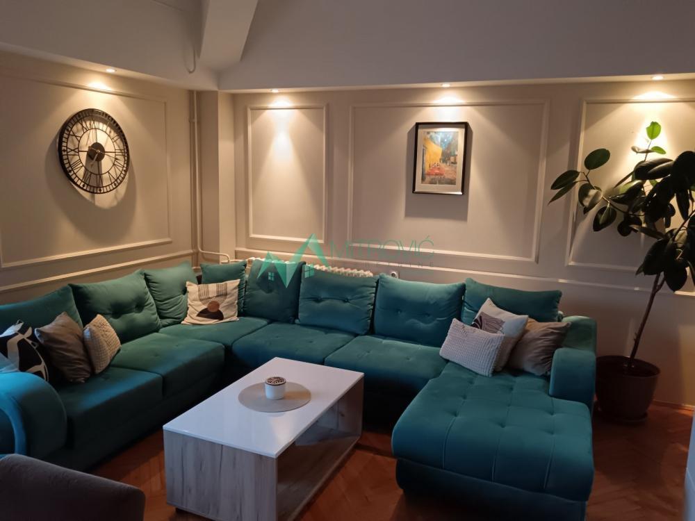 Glavna slika -FENOMENALAN ČETVOROSOBAN STAN U CENTRU NOVOG SADA- izuzetna ponuda 