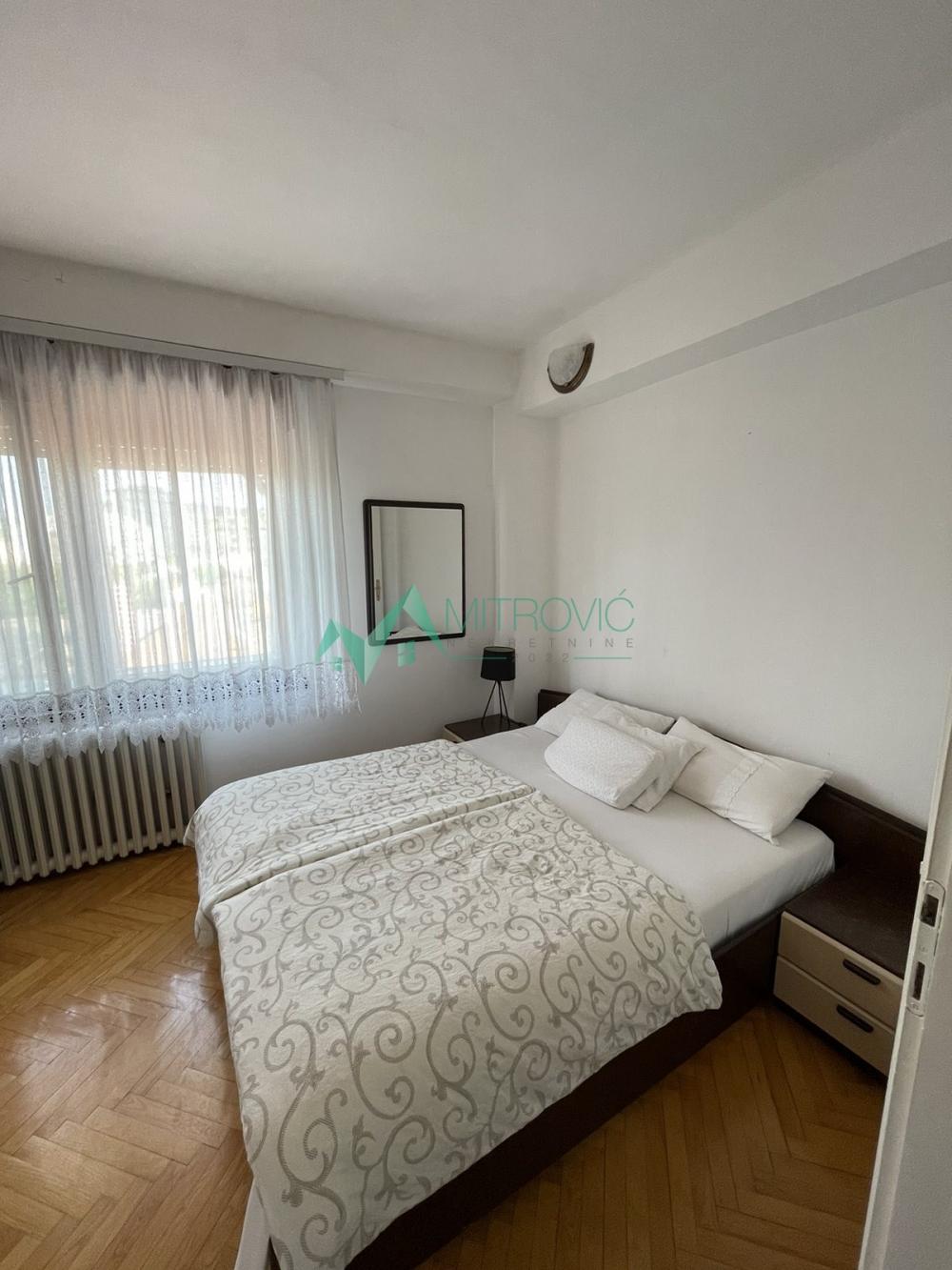 Slika 6 - FENOMENALAN ČETVOROSOBAN STAN U CENTRU NOVOG SADA- izuzetna ponuda 