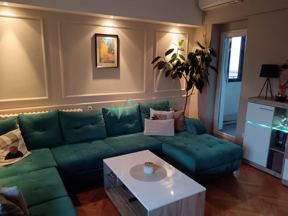 Slika 1 - FENOMENALAN ČETVOROSOBAN STAN U CENTRU NOVOG SADA- izuzetna ponuda 