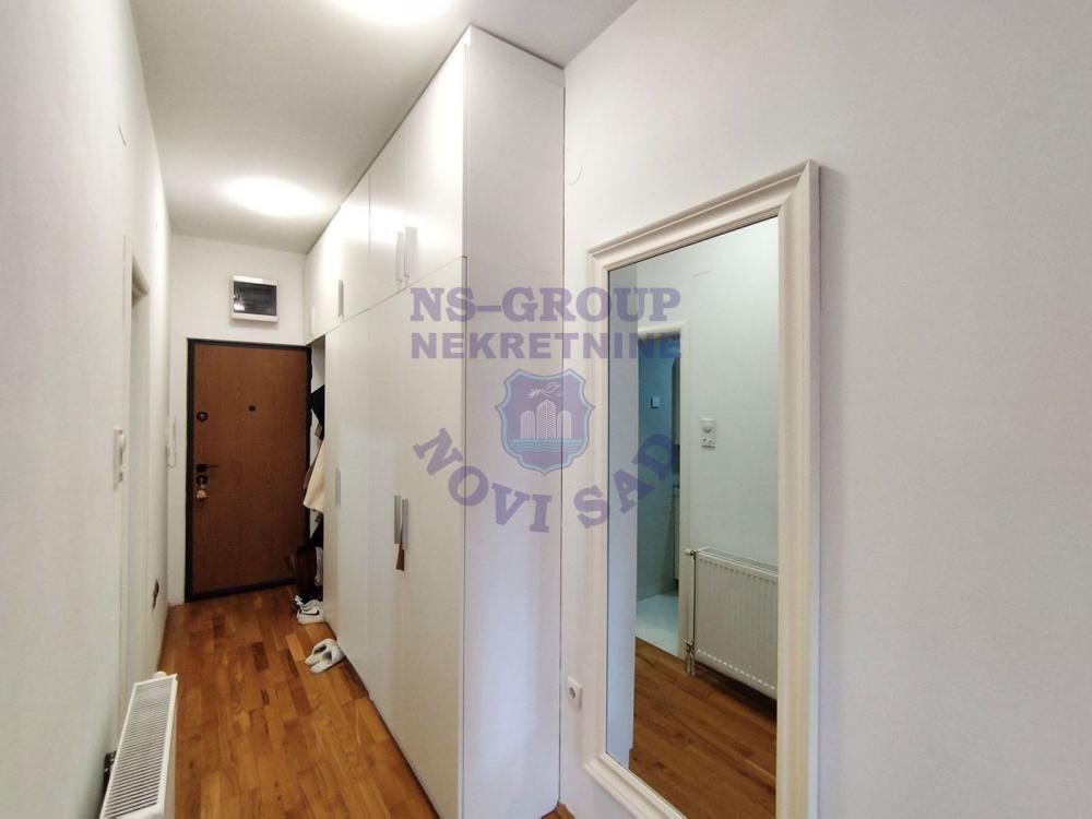 Slika 5 - Nameštena, bez ulaganja, prelepo uređena garsonjera na Petrovaradinu! š. 565944