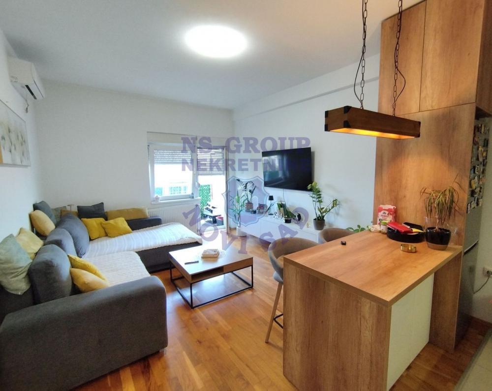 Glavna slika -Nameštena, bez ulaganja, prelepo uređena garsonjera na Petrovaradinu! š. 565944