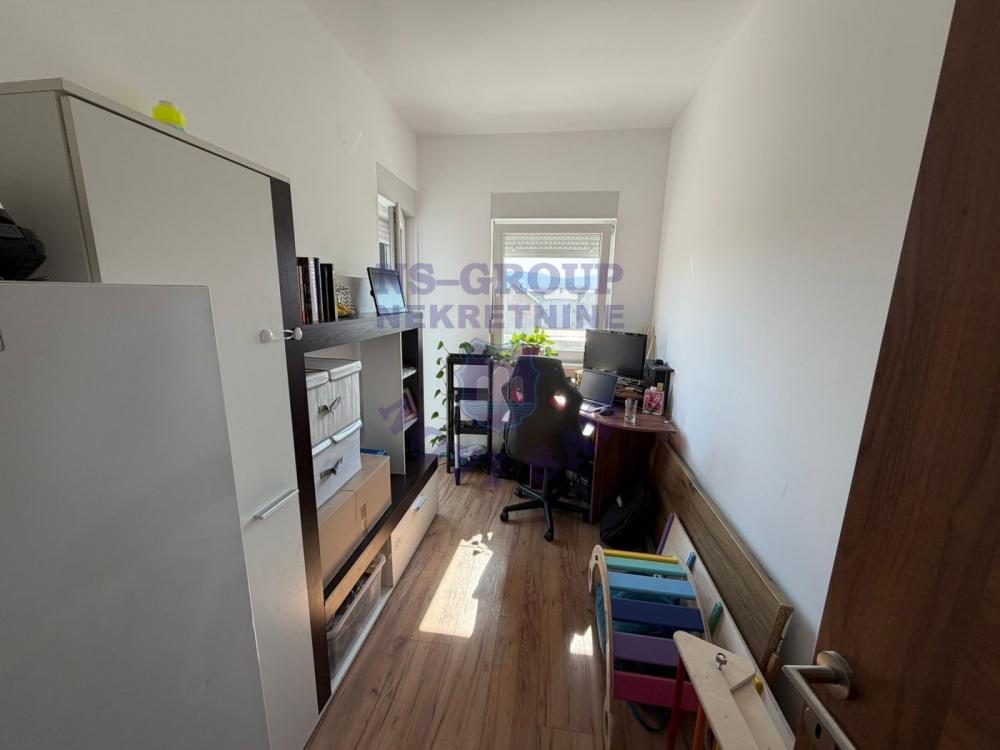 Slika 10 - Četvoroiposoban, 71m2, Adice Novi Sad, sa terasom