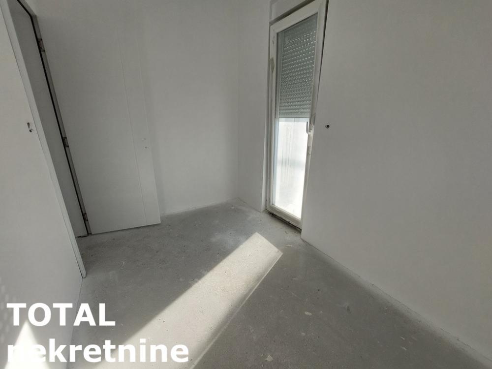 Slika 6 - Stan,NOVI SAD,ADICE,kv: 43.00, € 95000, ID: 1102135