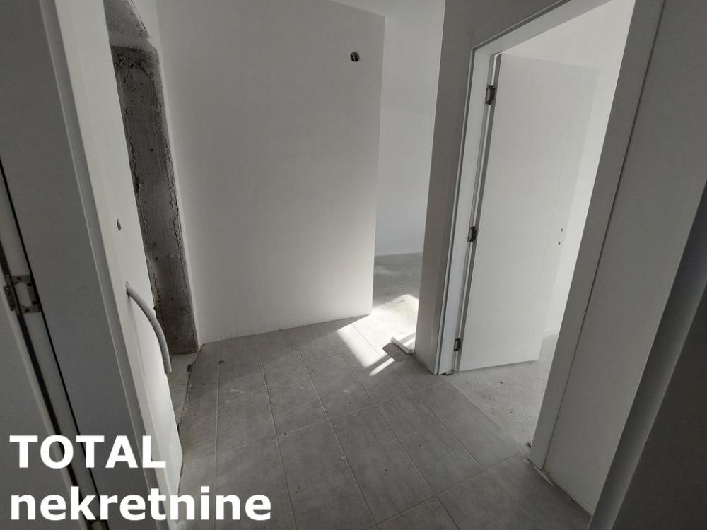 Slika 7 - Stan,NOVI SAD,ADICE,kv: 43.00, € 95000, ID: 1102135