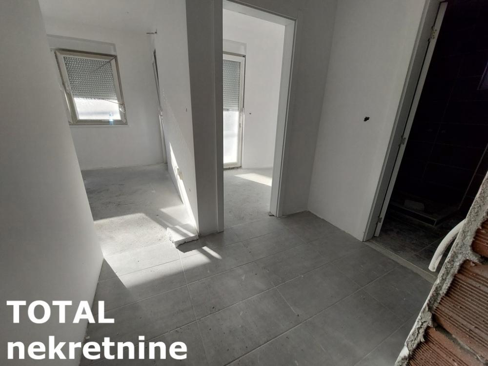 Slika 3 - Stan,NOVI SAD,ADICE,kv: 43.00, € 95000, ID: 1102135