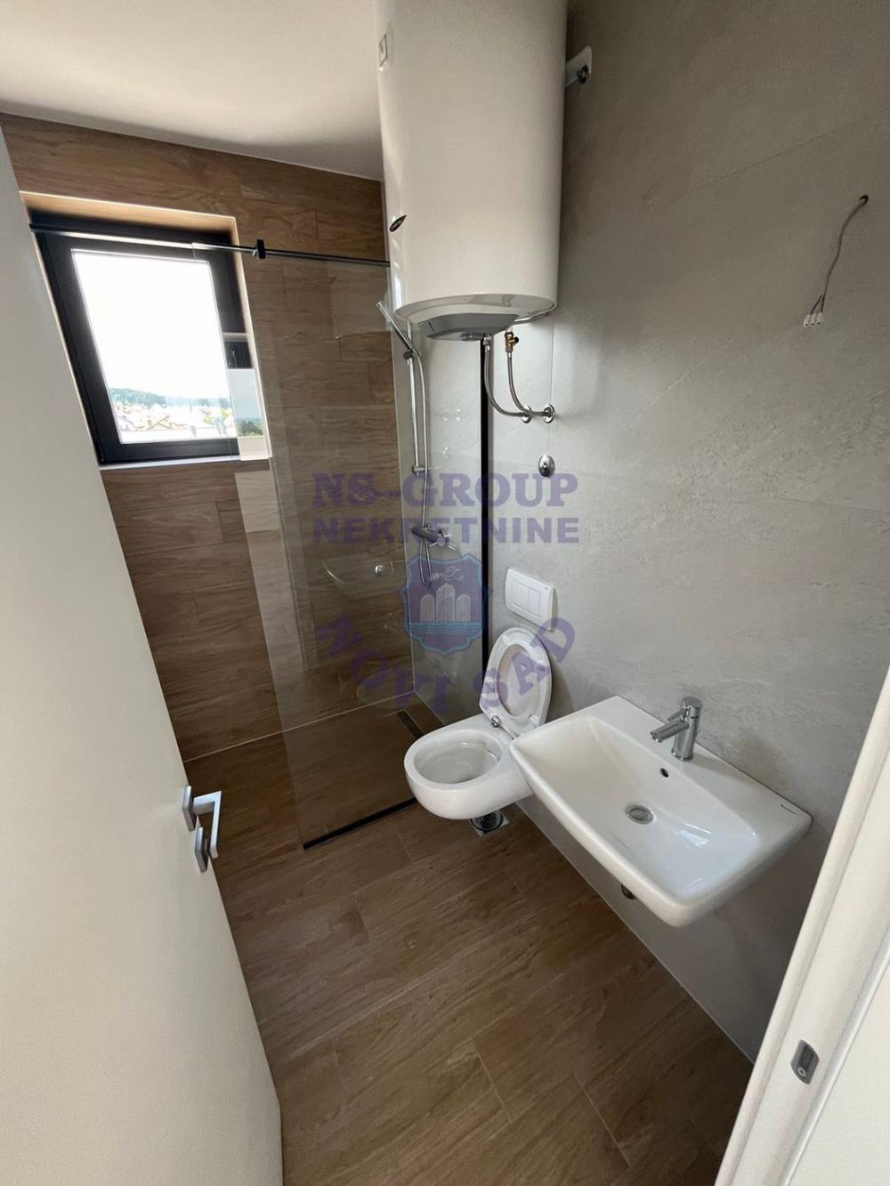 Slika 11 - Lux četvorosoban stan na Mišeluku! 