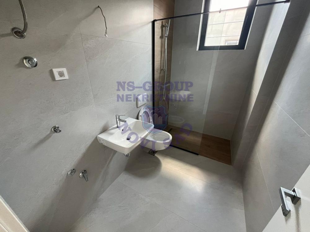 Slika 10 - Lux četvorosoban stan na Mišeluku! 