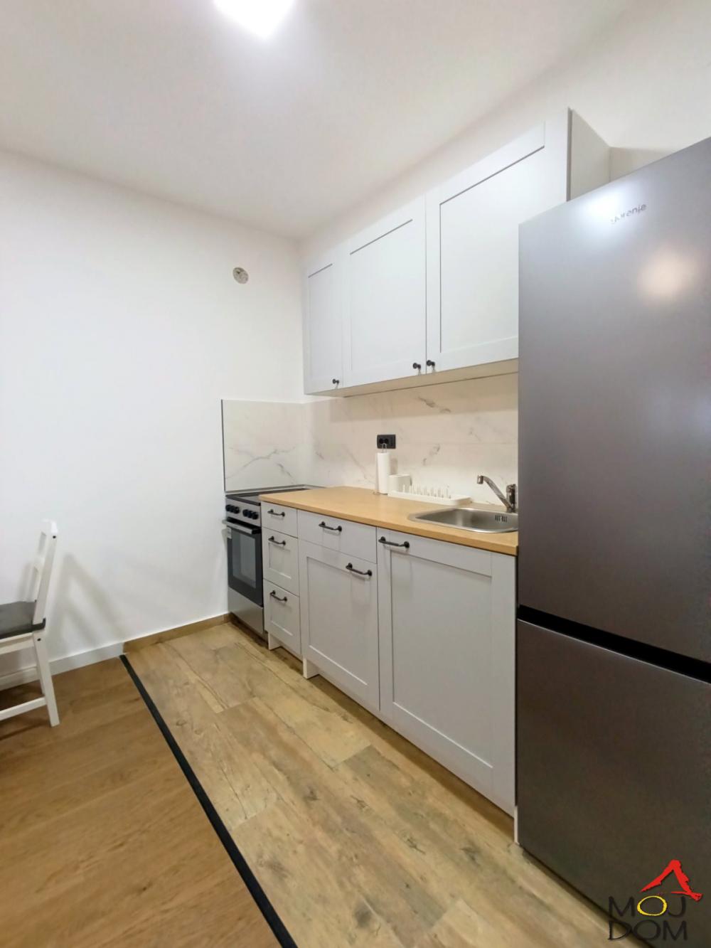 Slika 2 - Stan,NOVI SAD,PODBARA,kv: 38, € 137500, ID: 1031983