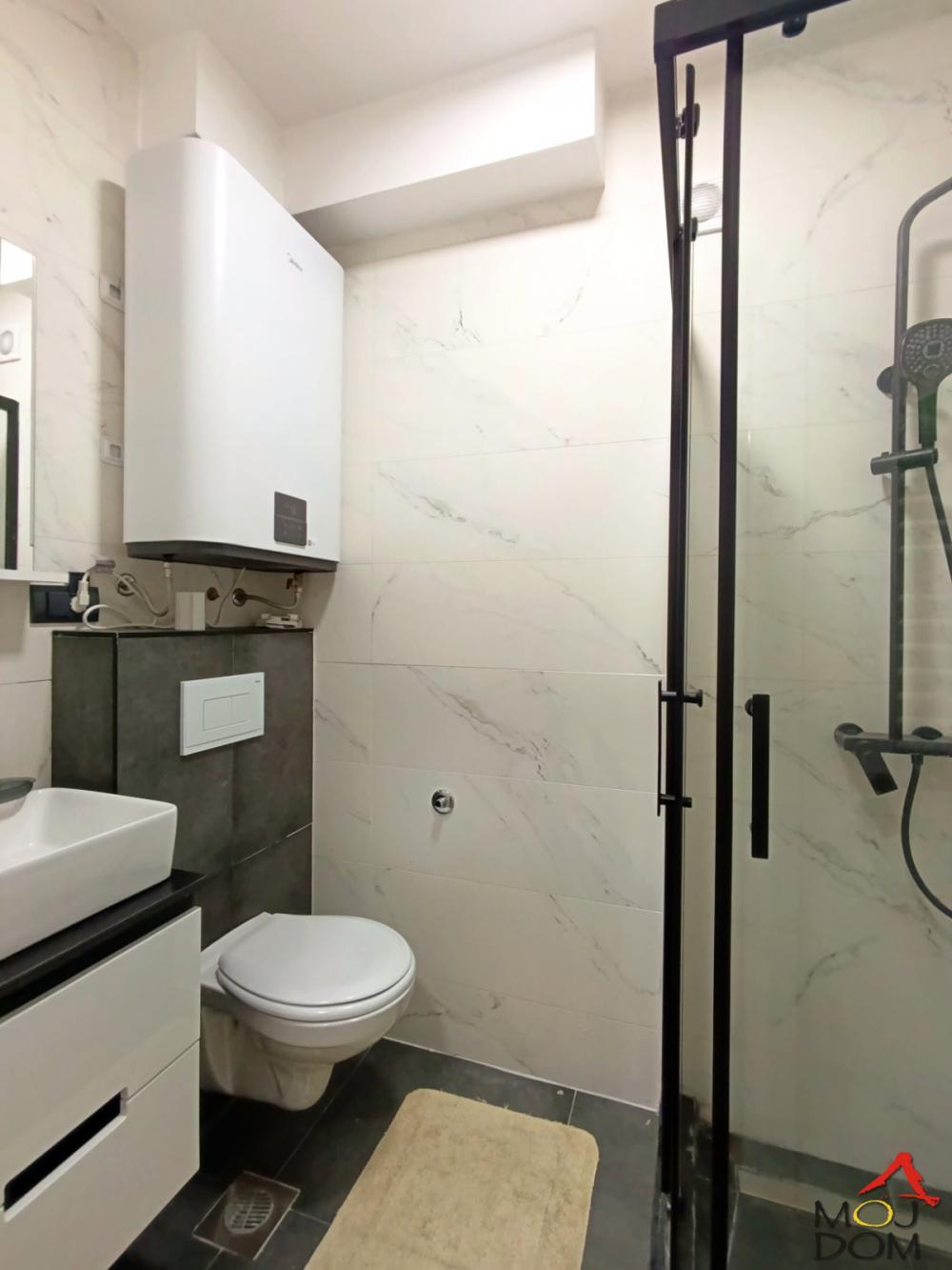 Slika 3 - Stan,NOVI SAD,PODBARA,kv: 38, € 137500, ID: 1031983