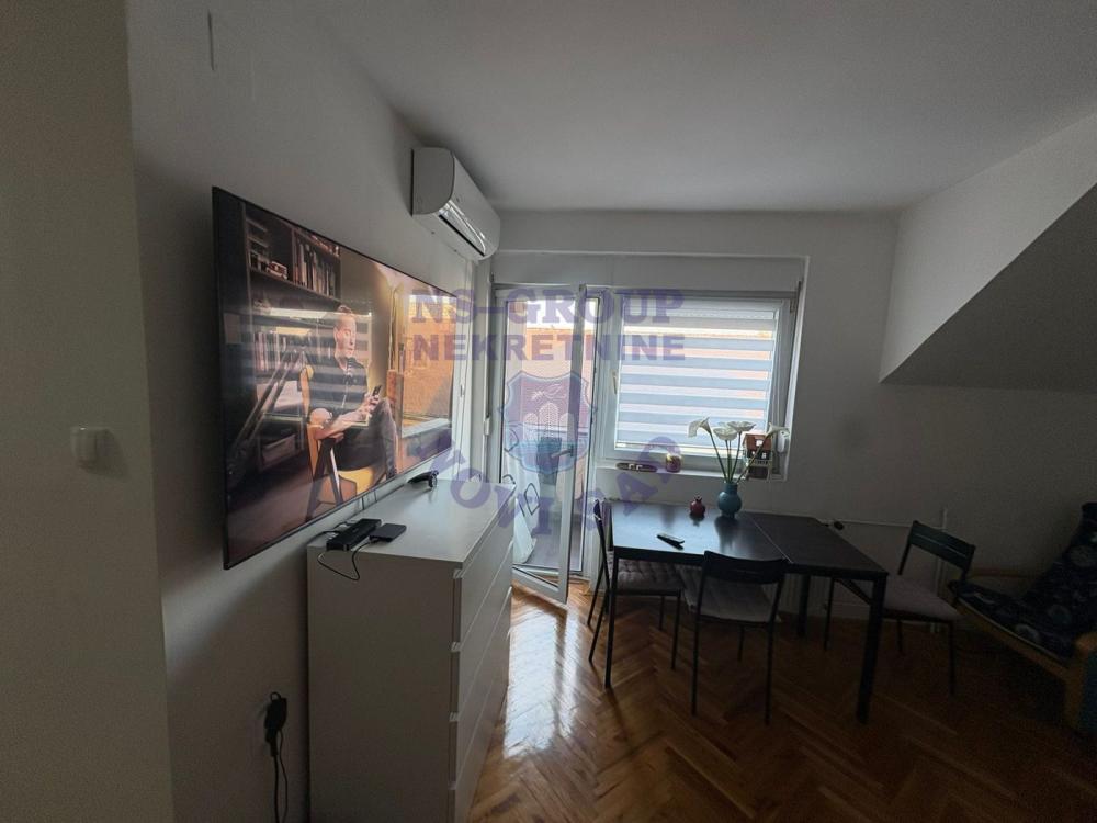 Slika 4 - Dvosoban, 44m2, Bulevar patrijarha Pavla (Somborski bulevar) Novi Sad, sa terasom