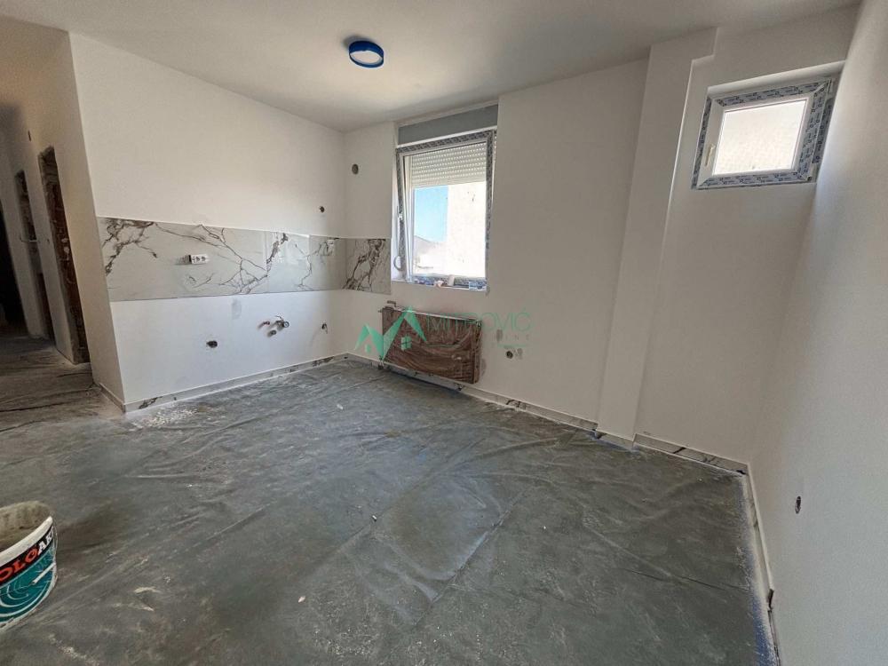 Slika 4 - PRODAJA ČETVOROSOBNOG STANA 103m2 U NOVOGRADNJI – VETERNIK 