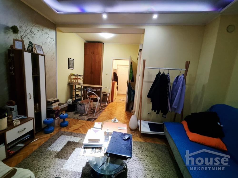 Slika 3 - Stan,NOVI SAD,BULEVAR,kv: 24.00, € 82500, ID: 1065298