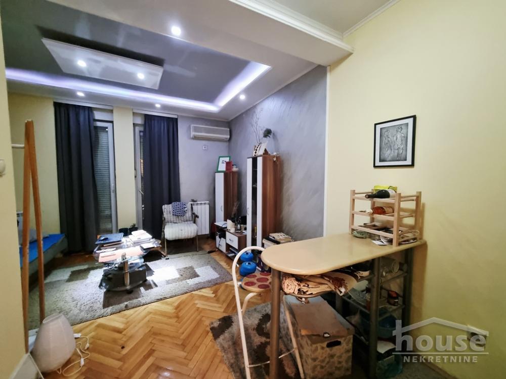 Slika 1 - Stan,NOVI SAD,BULEVAR,kv: 24.00, € 82500, ID: 1065298