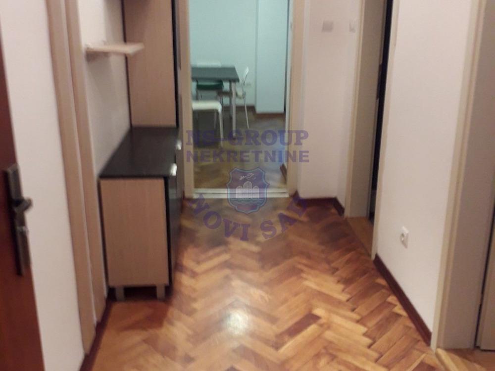 Slika 2 - Odlican dvosoban stan na Keju!