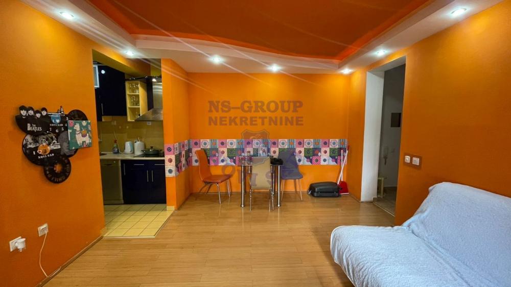 Slika 1 - Odlican dvosoban stan na Bulevaru 