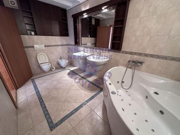 Slika 9 - Odličan petosoban stan u centru grada!