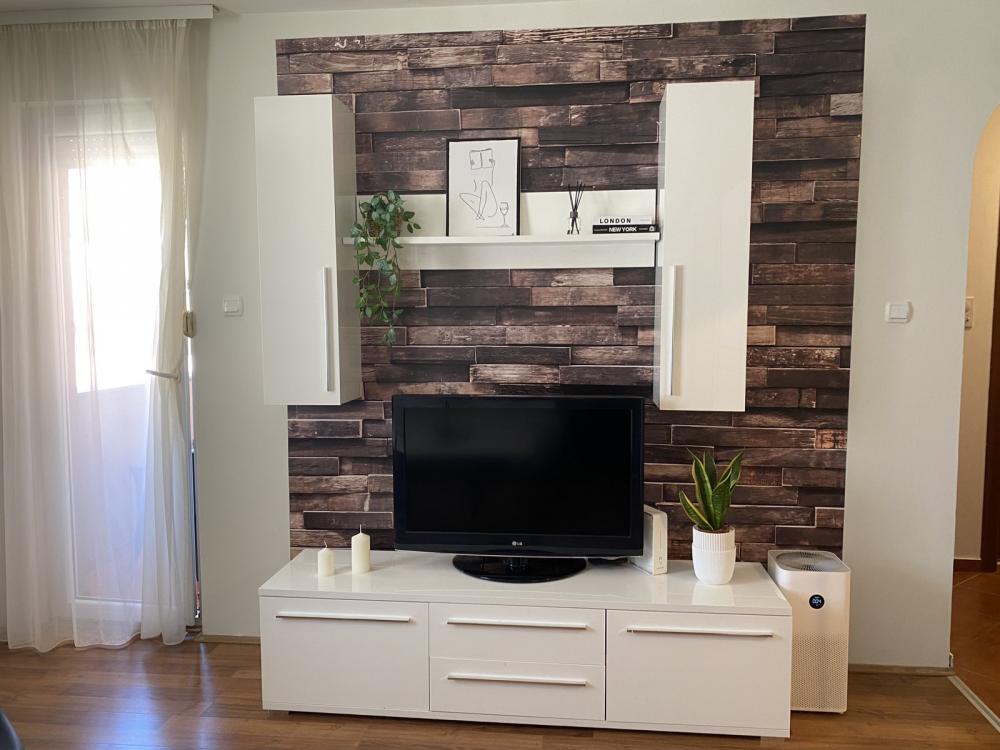 Slika 1 - Jednoiposoban, 41m2, Bulevar oslobođenja Novi Sad, sa terasom, ima lift