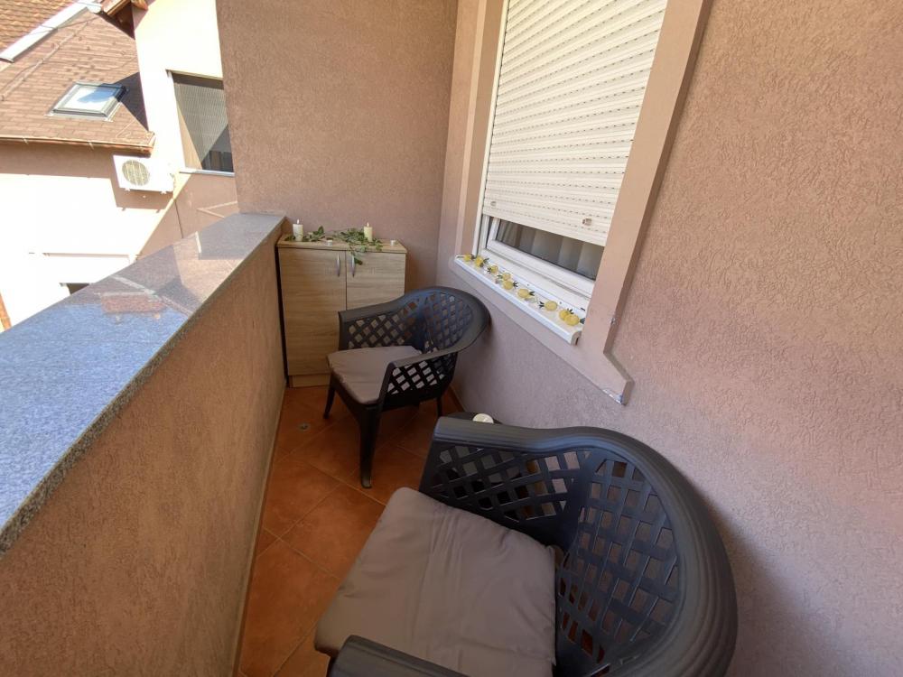 Slika 9 - Jednoiposoban, 41m2, Bulevar oslobođenja Novi Sad, sa terasom, ima lift