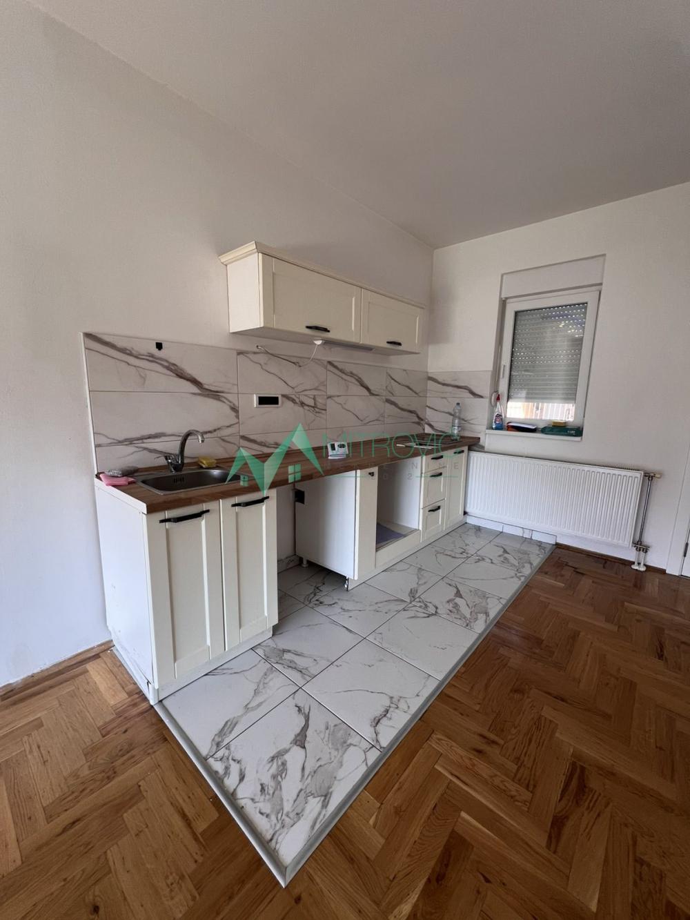 Slika 3 - Duplex sa privatnim dvorištem i dva parking mesta! 