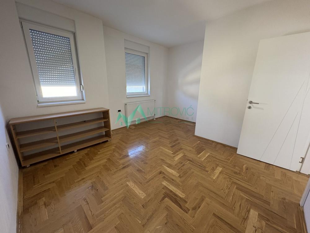 Slika 9 - Duplex sa privatnim dvorištem i dva parking mesta! 