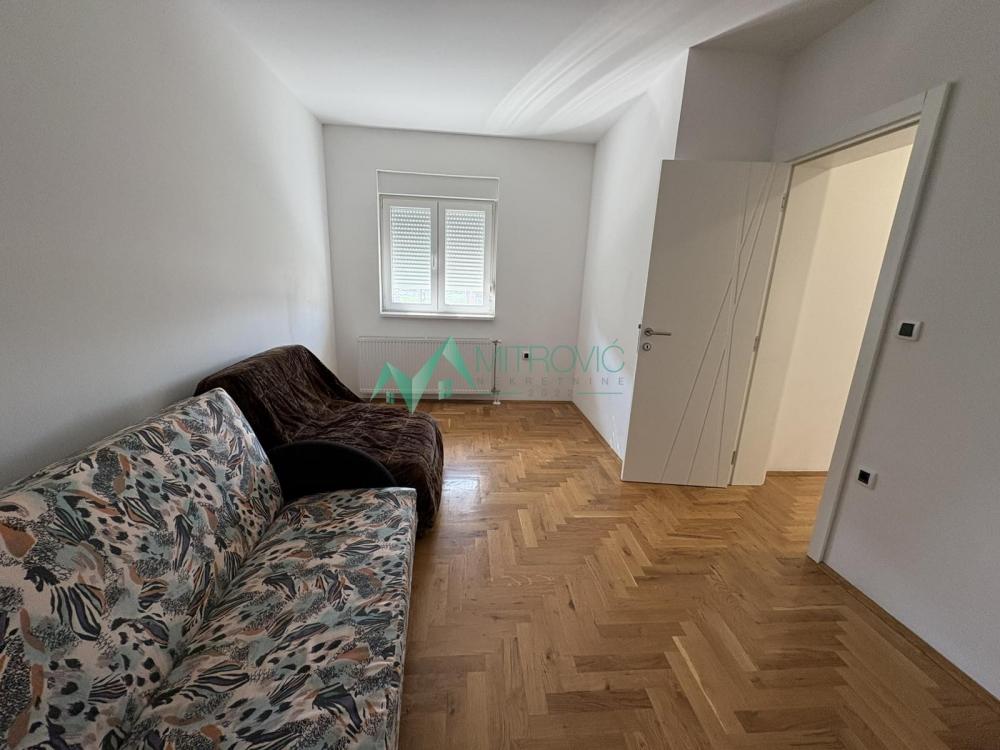 Slika 6 - Duplex sa privatnim dvorištem i dva parking mesta! 