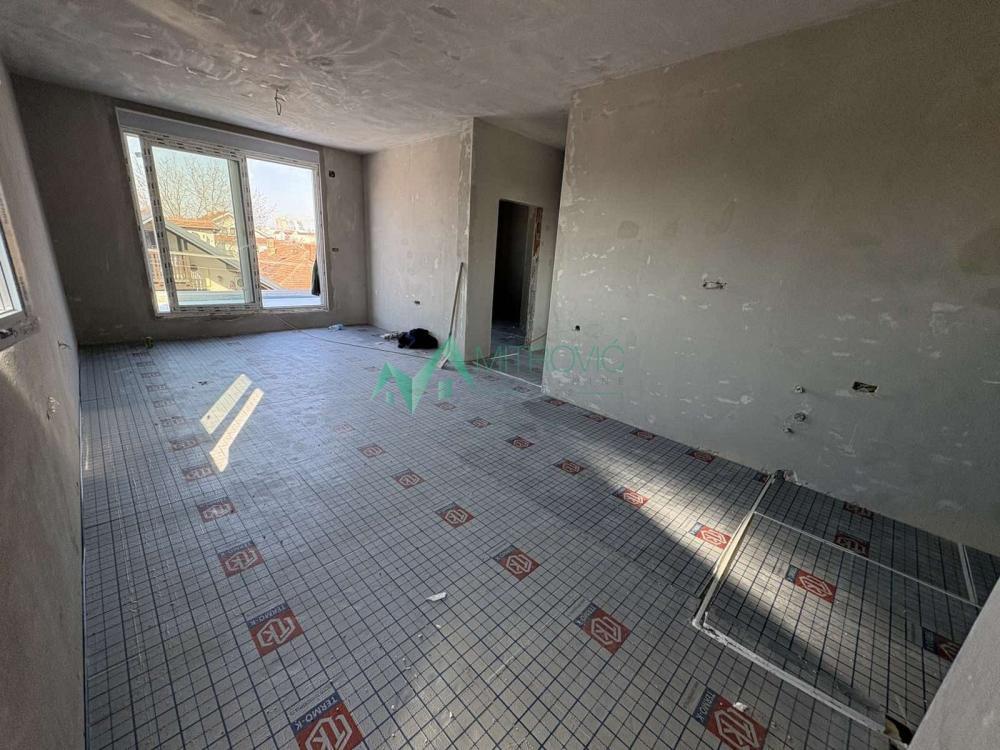 Glavna slika -Troiposoban stan u izgradnji, moderna vila, prostrana terasa + gratis parking!