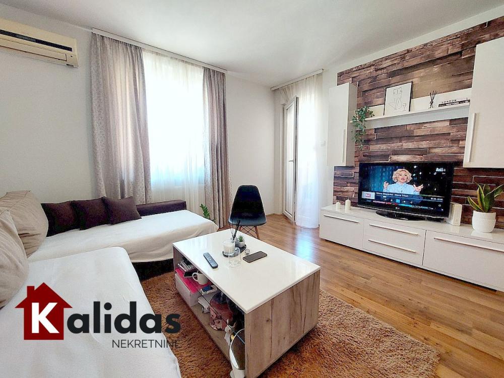 Slika 1 - Stan,NOVI SAD,BULEVAR,kv: 41, € 164800, ID: 1008652