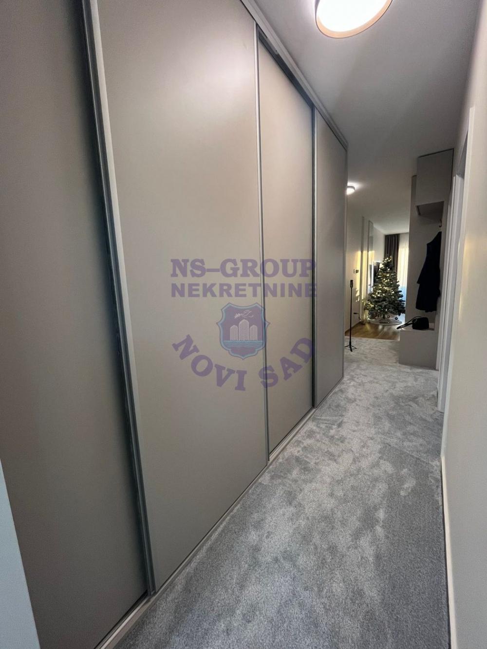 Slika 9 - Četvorosoban, 75m2, Avijatičarsko naselje Novi Sad, sa terasom, ima lift