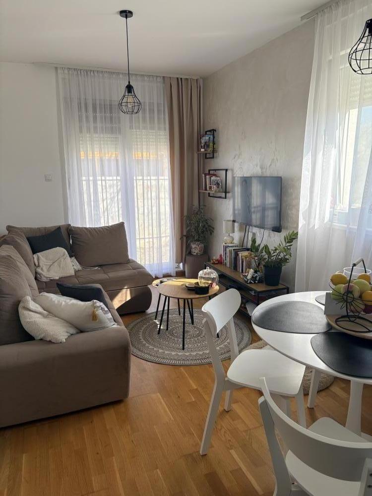 Slika 2 - Uknjižen namešten stan blizu Bul Patrijarha Pavla