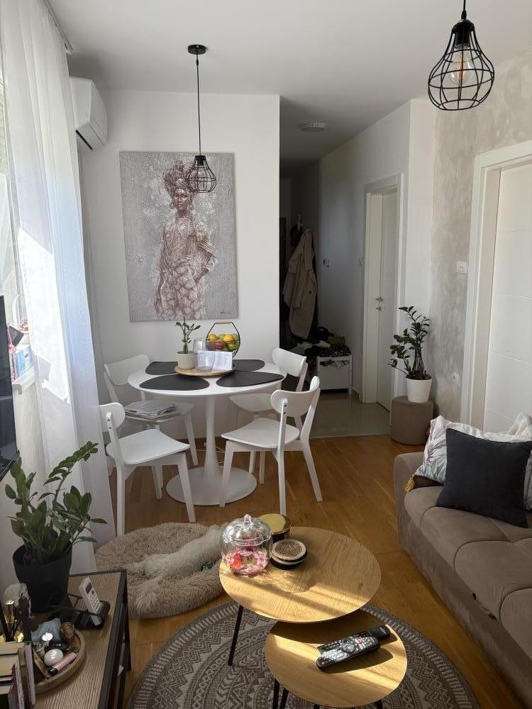 Glavna slika -Uknjižen namešten stan blizu Bul Patrijarha Pavla